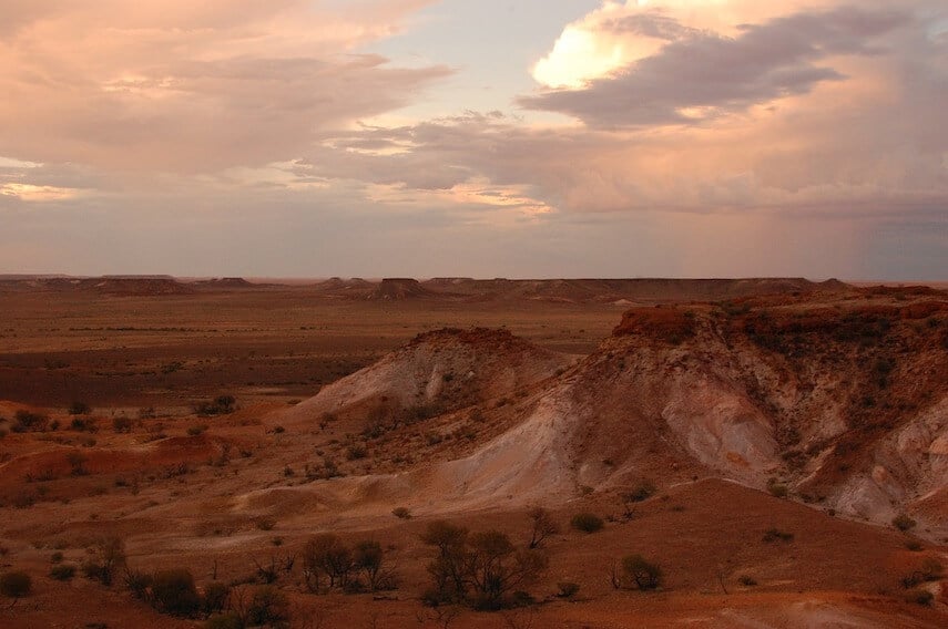 Empty expanse of red rocky earth of the Australian outback